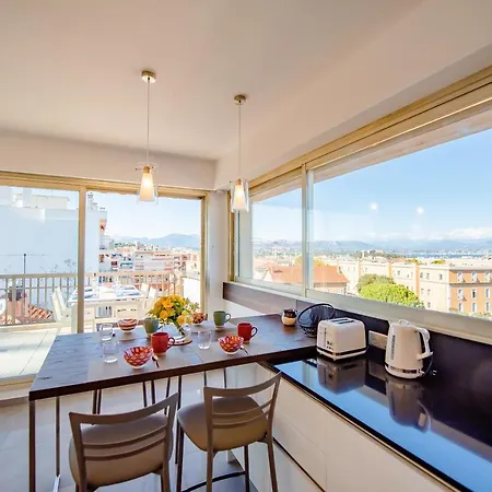 Apartment High Standing With Incredible Old And Sea Views *