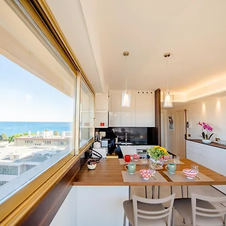 High Standing With Incredible Old And Sea Views Appartement *
