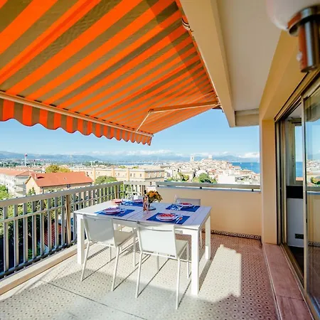 Apartment High Standing With Incredible Old And Sea Views *