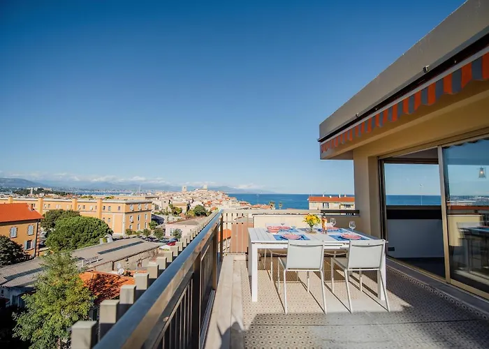 High Standing With Incredible Old And Sea Views Apartment Antibes